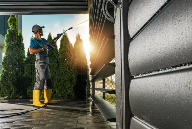 Best Pool Deck Cleaning in Yorktown, TX